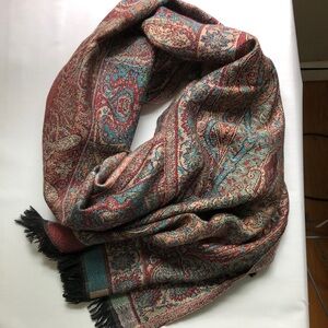 Metropolitan Museum of Art pashmina/scarf